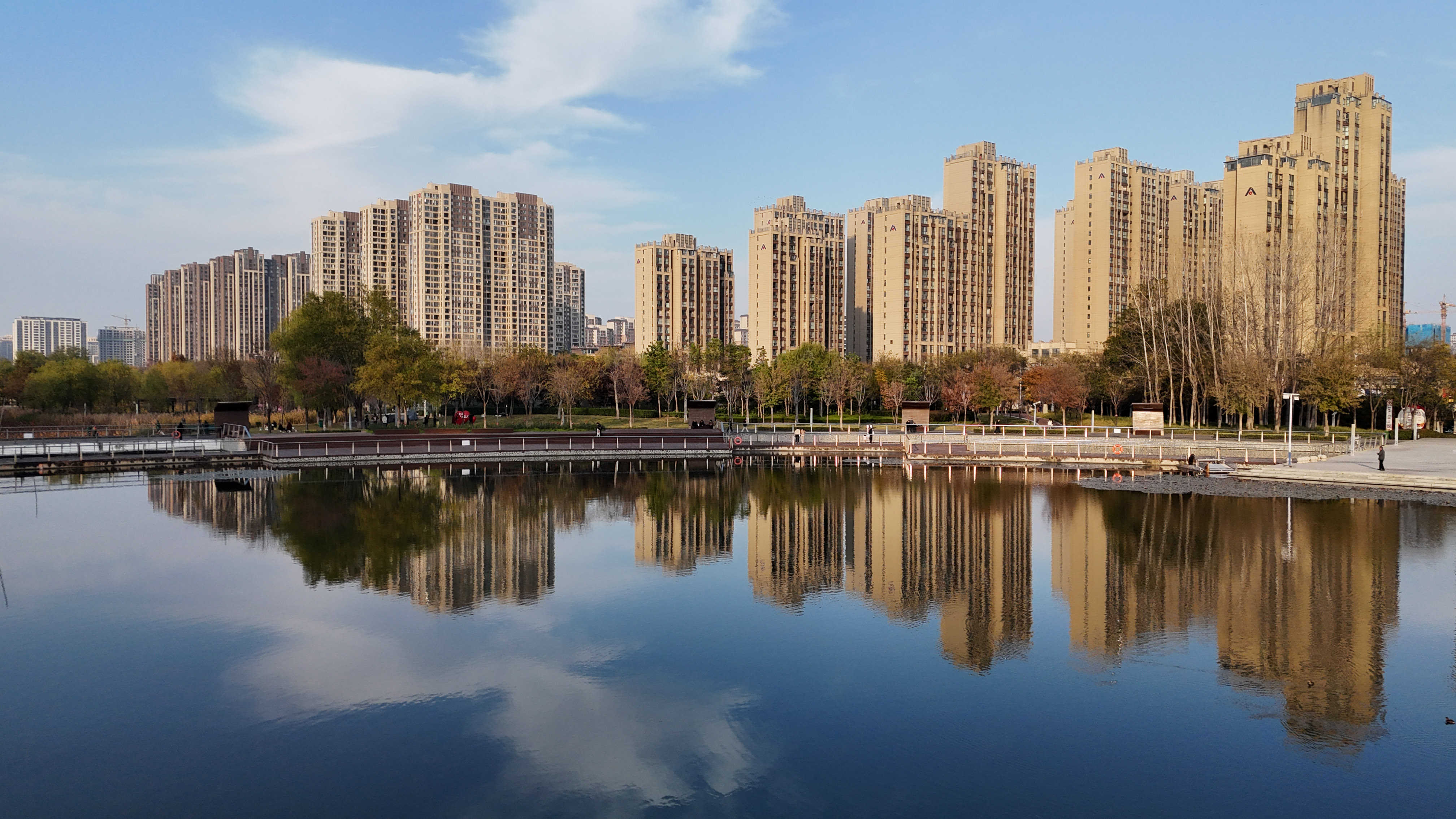 中央公园水天一色。乔利峰 摄.jpg