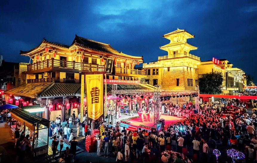 业态运营常抓不懈,先后培育了"魏都夜宴""汉风古韵荷花节"等品牌活动