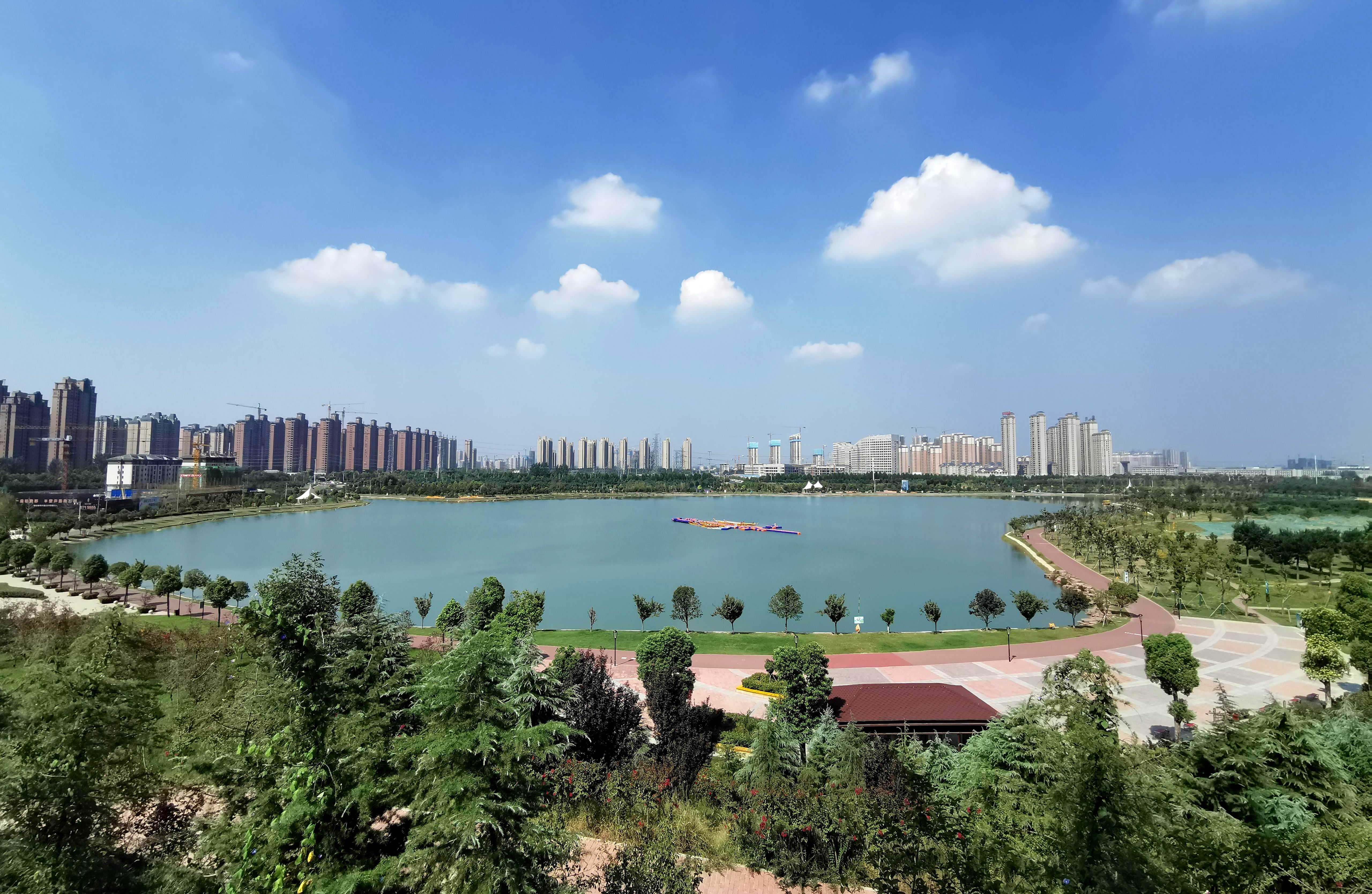 鹿鸣湖生态宜居 本报记者 乔利峰 摄 (1).jpg